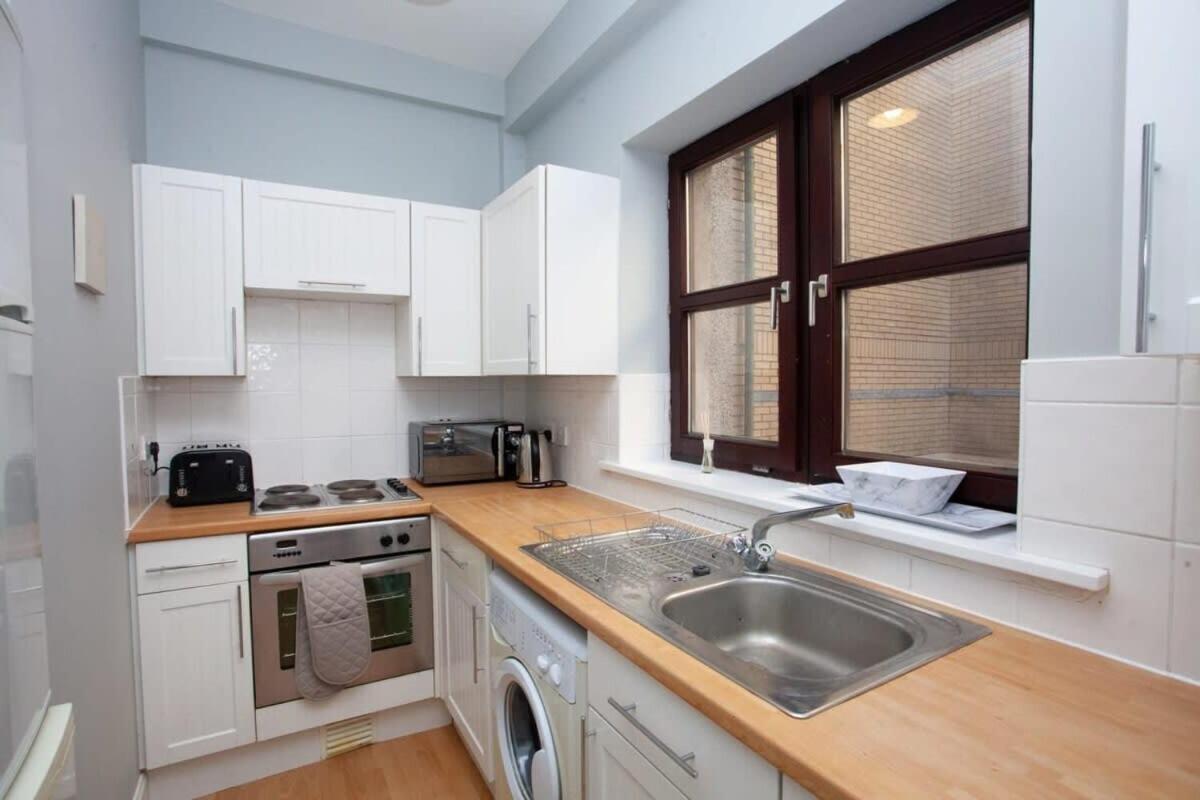 Modern And Refurbished Flat In Merchant City 글라스고 외부 사진